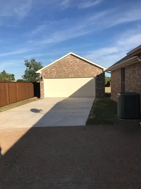 Portsmouth Rd garage, a custom garage by Klein Custom Builders in Crowley, Texas