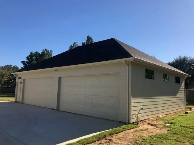 Emerald Blvd garage, a custom garage by Klein Custom Builders in Southlake, Texas