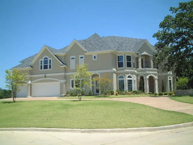 Katherine Ct., a new custom home by Klein Custom Builders in Dalworthington Gardens, Texas